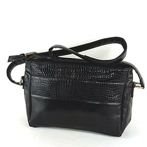 BEAUTIFUL VINTAGE SAS LEATHER CROSSBODY CROC EMBOSSED BLACK MEDIUM